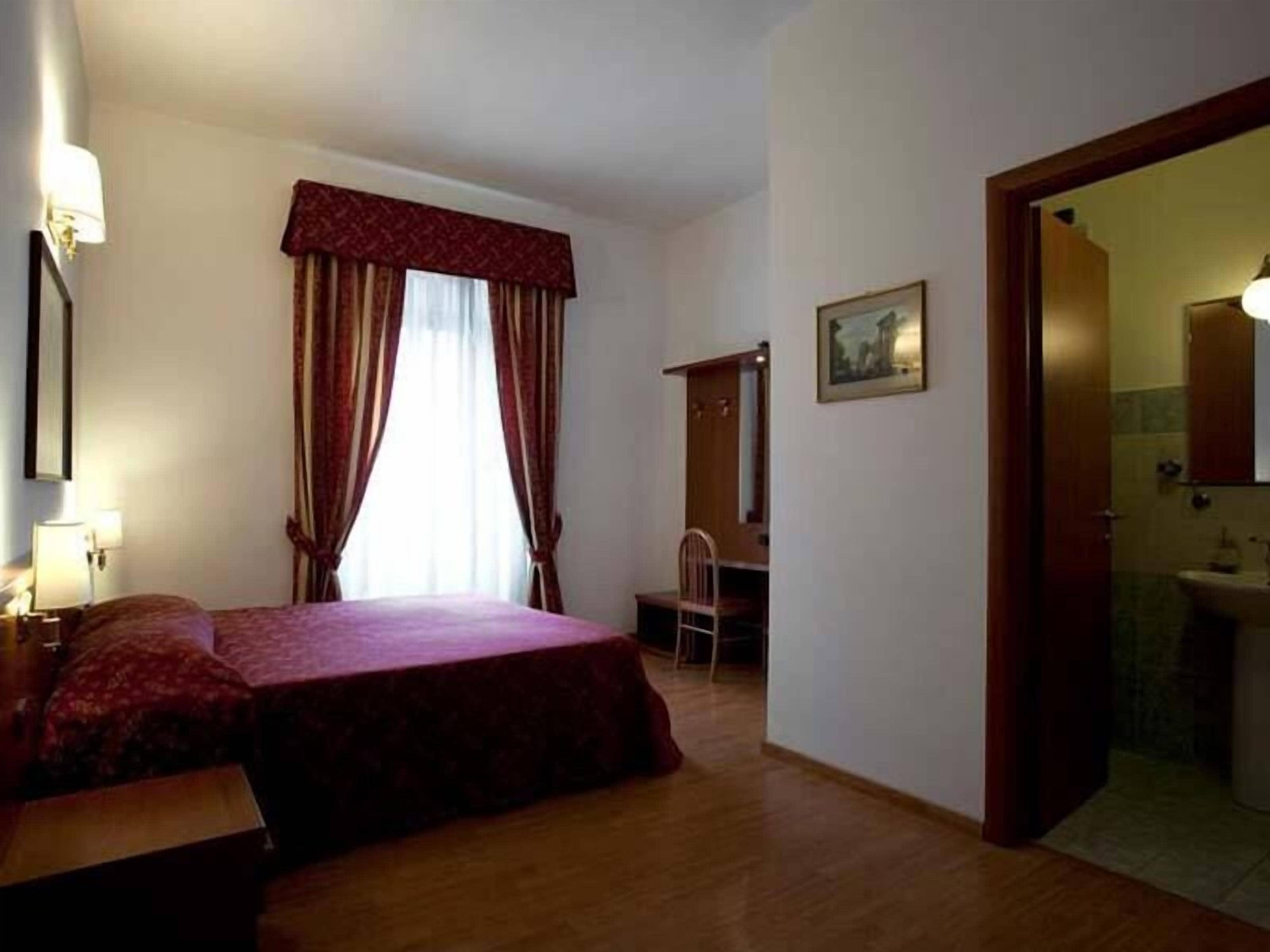 Domus Appia 154 B&B, Rome